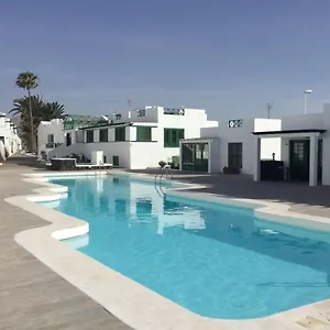 Relax & Pool Next To The , Puerto del Carmen (Lanzarote) Spagna