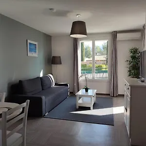 https://le-romarin-climatisation-piscine-parking-priv.fr-provencehotel.com